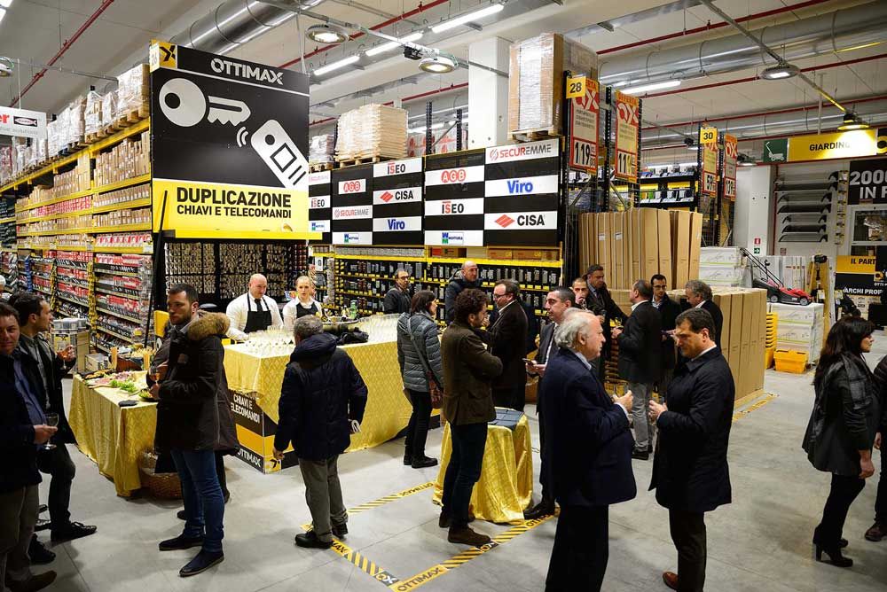 Ottimax: Punto di riferimento in Italia per l’acquisto di prodotti tecnici e attrezzi da lavoro