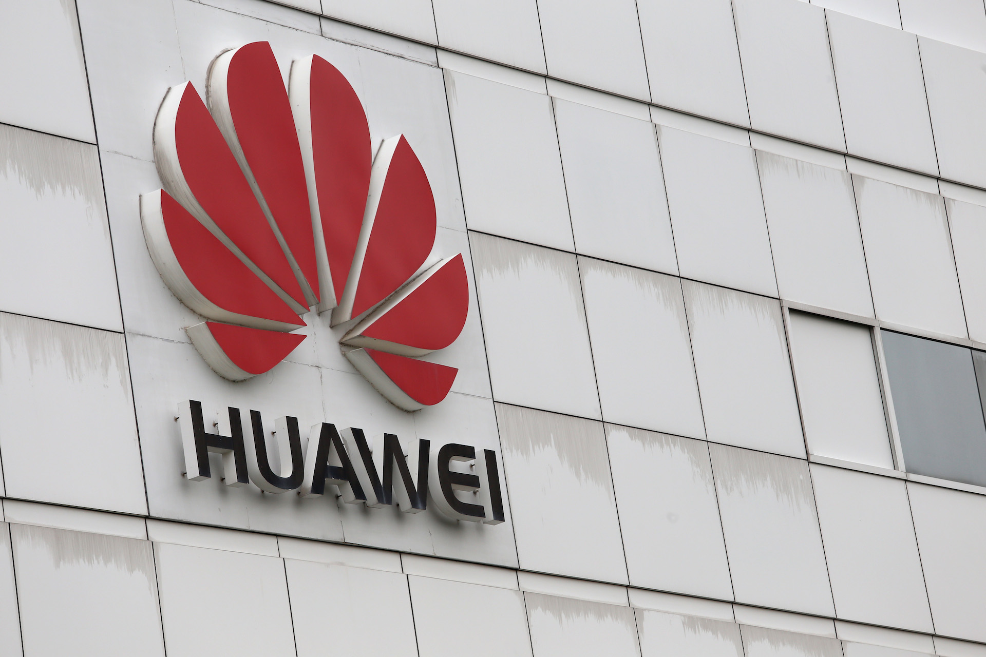 Huawei ha già iniziato i lavori per il 5G: primi smartphone compatibili nel 2019