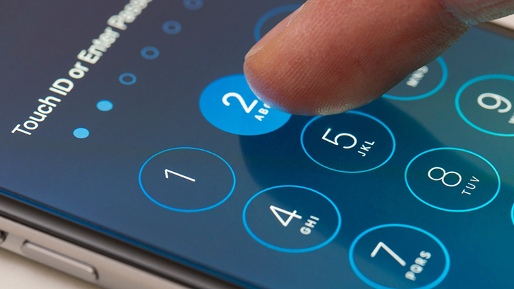 Esaminatore forense dell’FBI su Apple: “cretini” e “geni del male” per la crittografia di iPhone e iPad