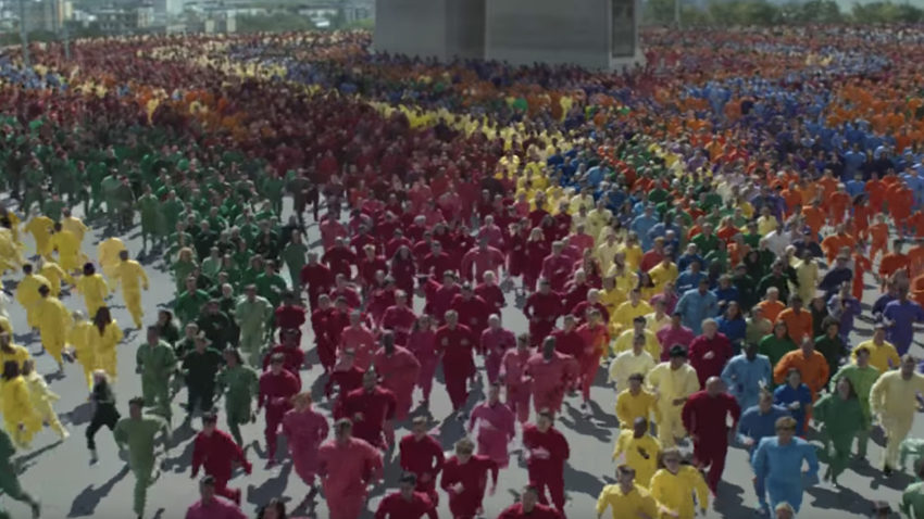 Color Flood, il nuovo spot Apple dedicato all’iPhone XR [Video]