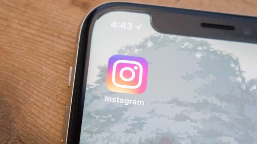 Instagram introduce la condivisione simultanea dei post su più account