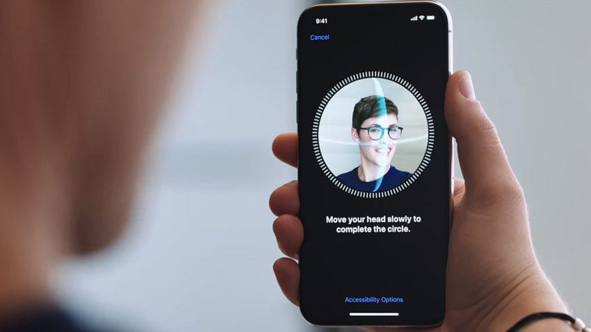 Hacking del Face ID? Un ricercatore cancella il suo intervento alla Black Hat