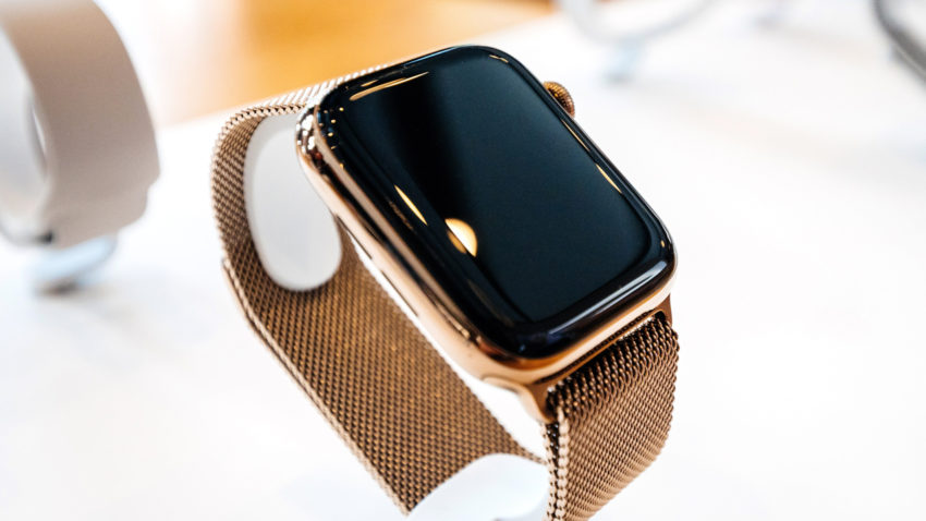 Japan Display si aggiudica la fornitura degli schermi OLED per Apple Watch, iPhone resta un target più difficile