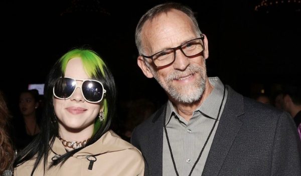 Apple Music lancia un nuovo programma radiofonico con Billie Eilish e suo padre