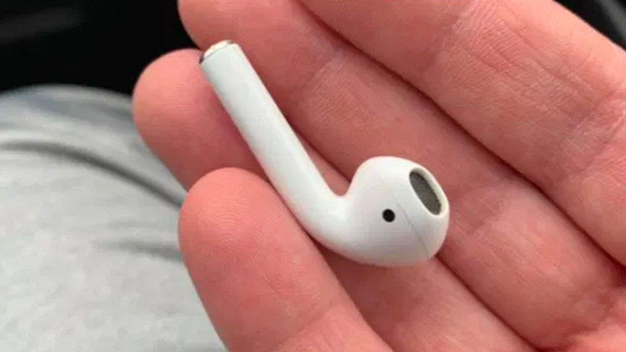 Un uomo del Massachusetts ingoia un AirPod nel sonno