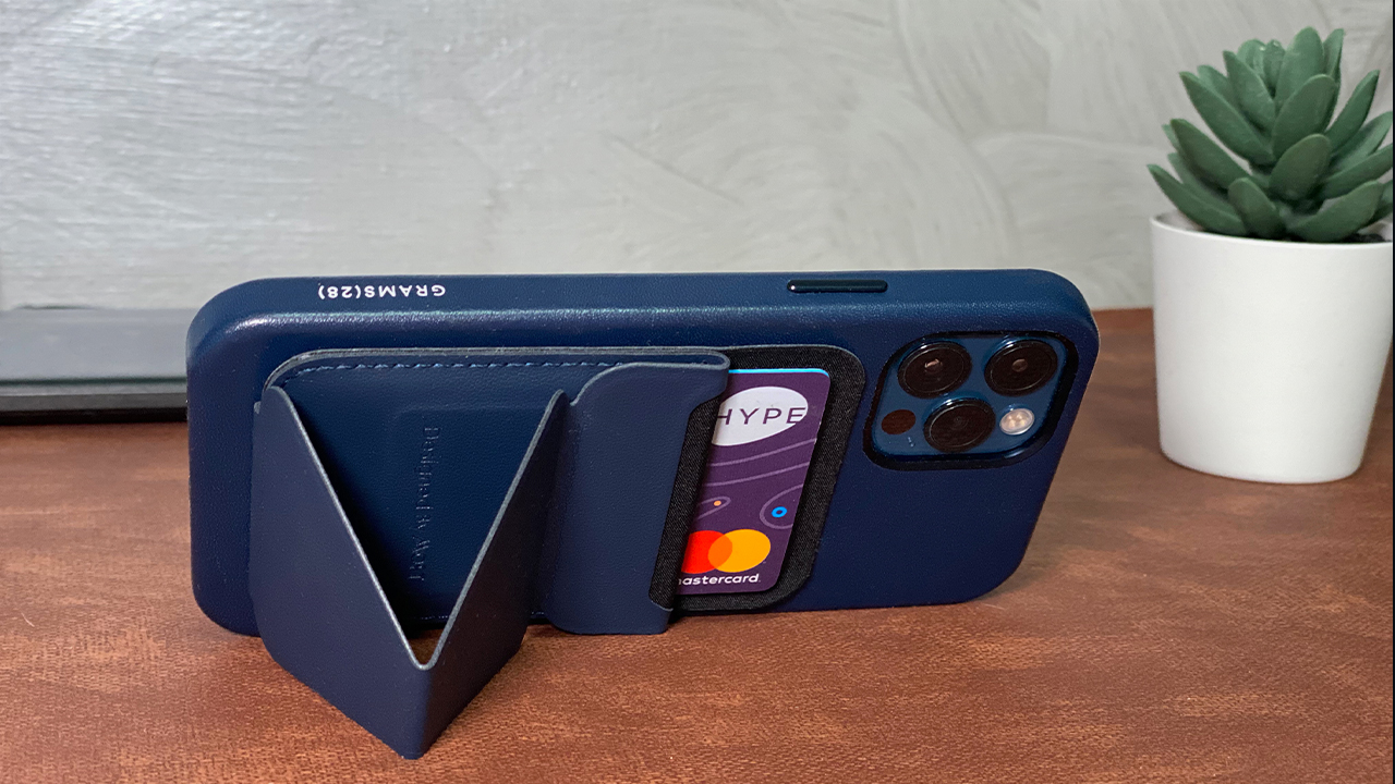 Recensione Portafoglio MagSafe e Stand per iPhone 12: ecco la soluzione 2-in-1 di MOFT