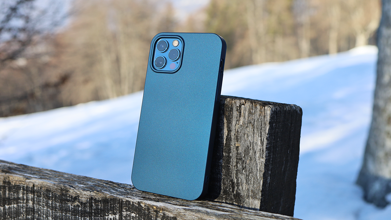 NUOVO Colore Blu Pacifico: UltraSoft, la prima cover per iPhone 12 Pro con matching perfetto [Sconto iSpazio]