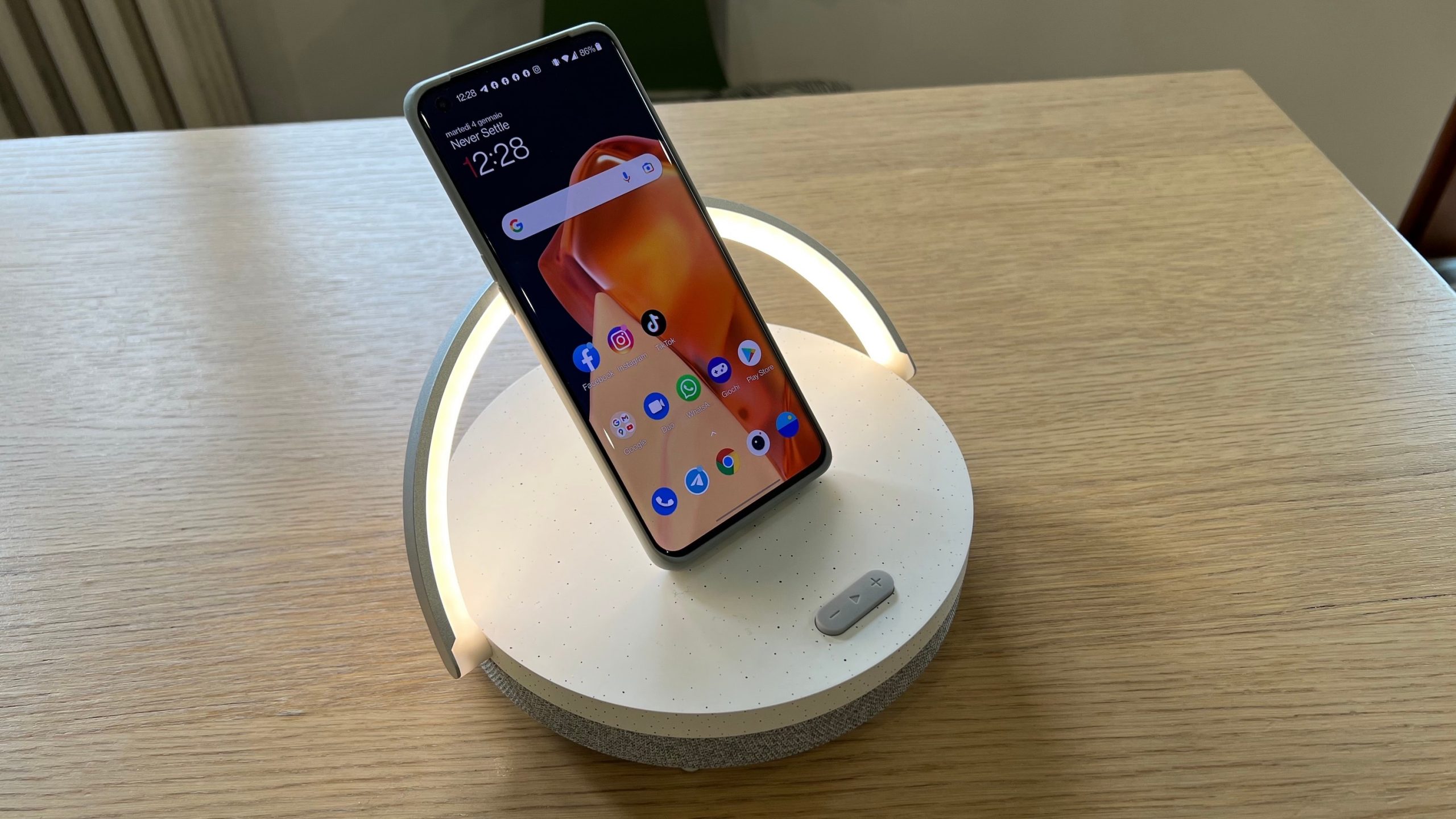 La base di ricarica wireless 4-in-1