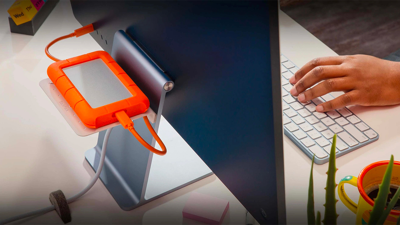 BackPack di Twelve South: una mensolina per iMac con il suo HUB USB-C chiamato Stay Go