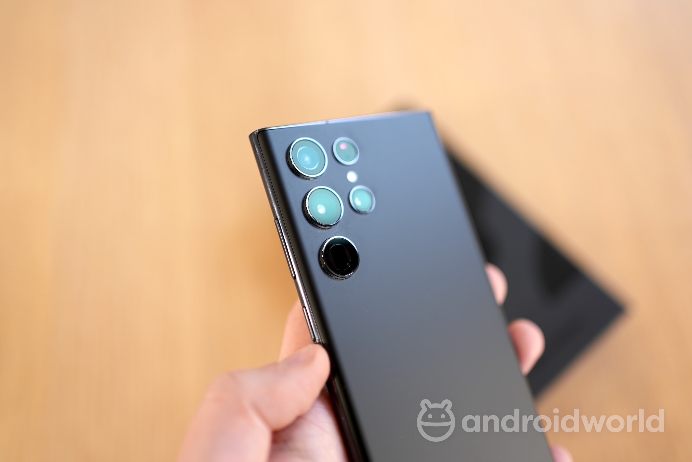 Samsung lavora alla stabilizzazione stile iPhone per lo zoom dei prossimi Galaxy