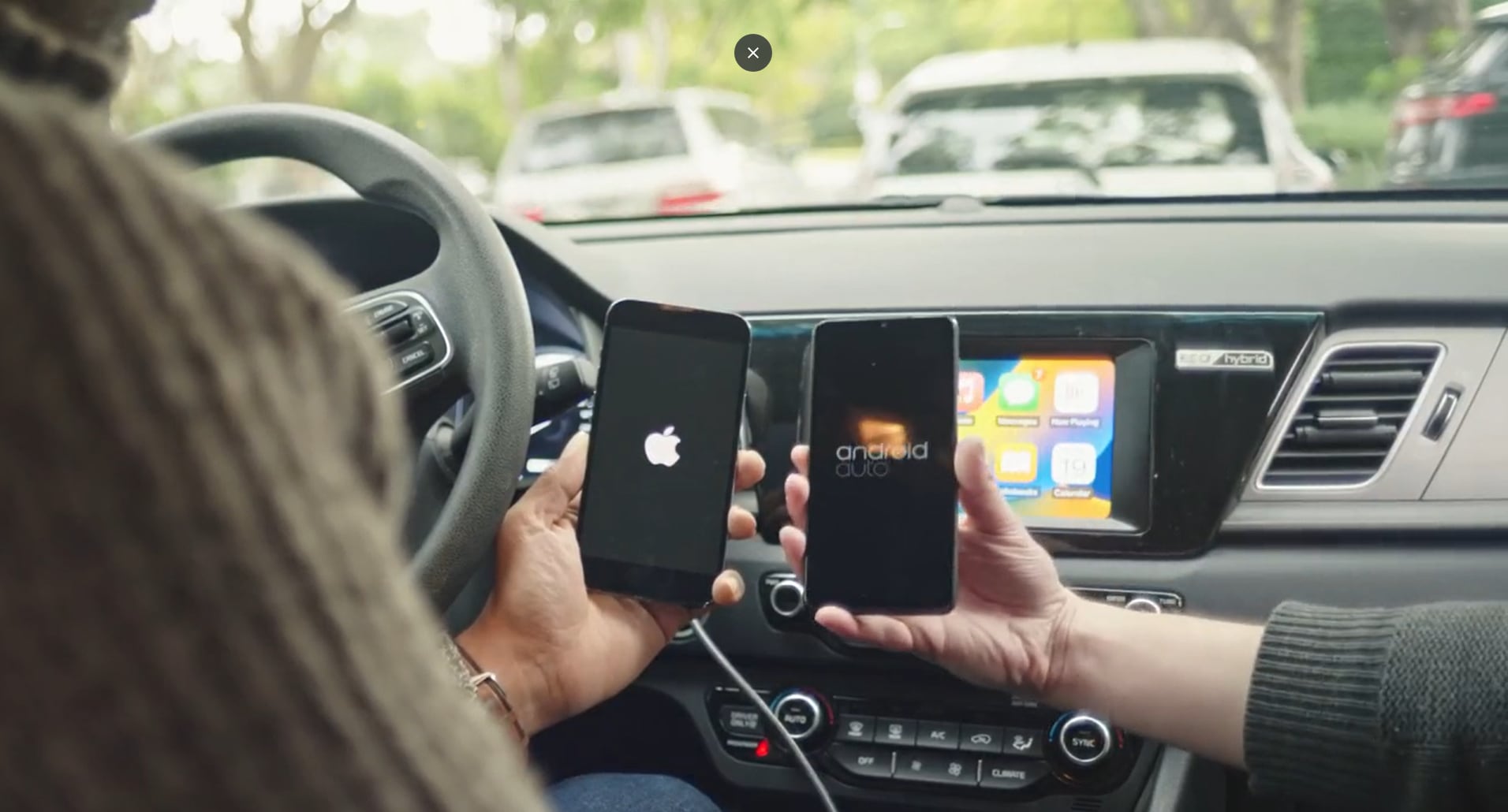 Ecco il caricabatterie wireless che trasforma Android Auto (e CarPlay) in Wireless
