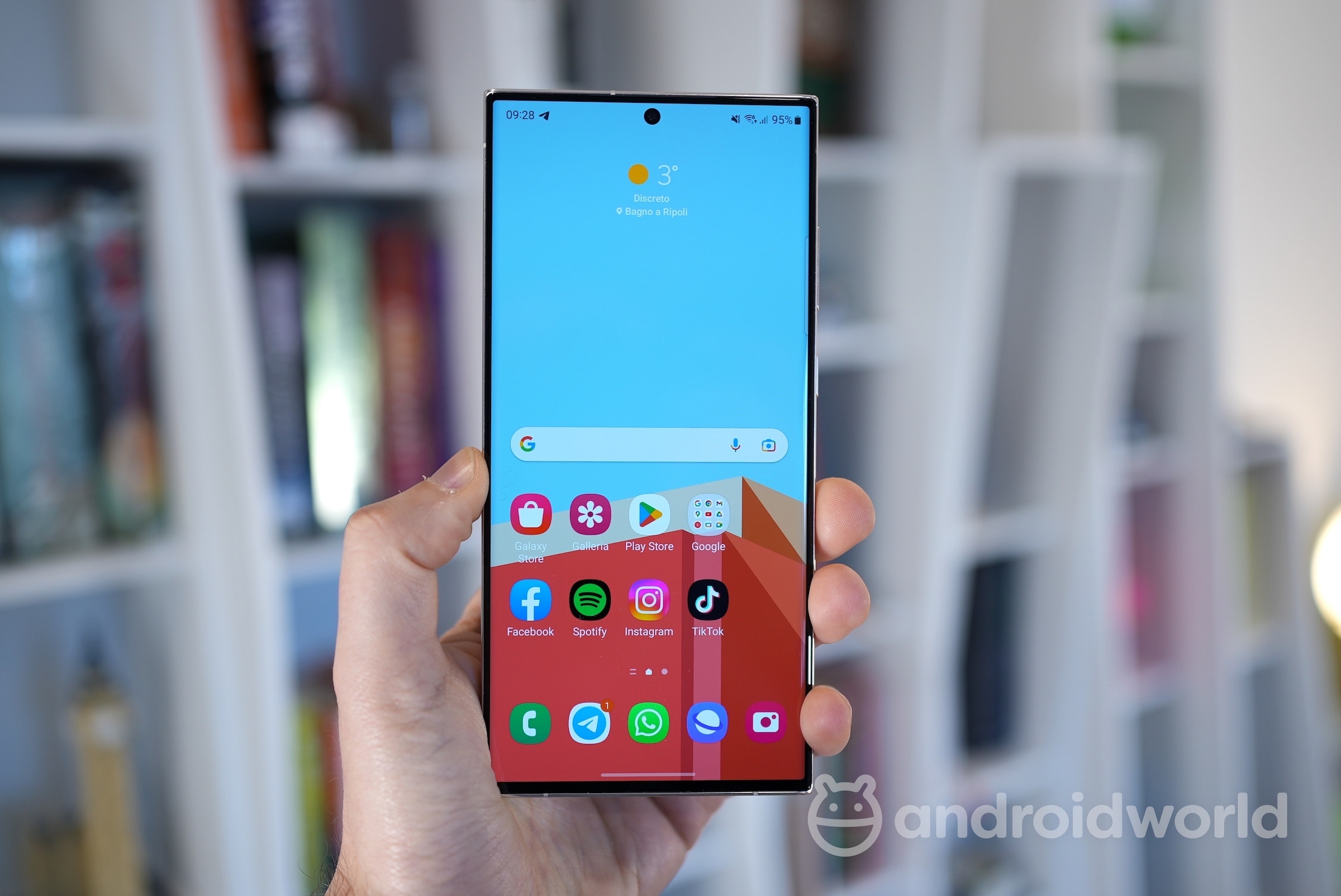 Samsung Galaxy S24 Ultra avrà un display a 144Hz e fotocamera migliorata
