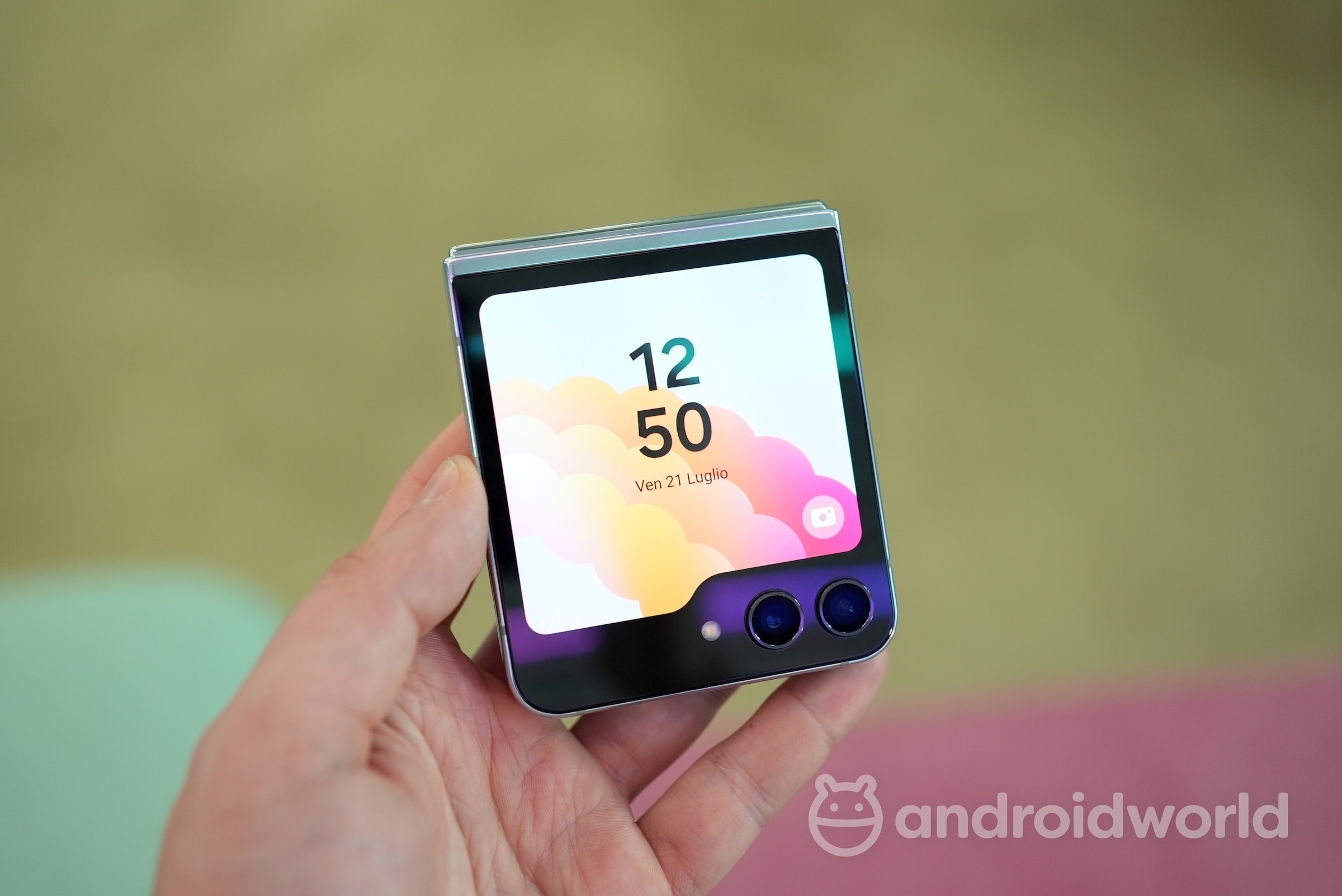 Widget sulo schermo esterno di Galaxy Z Flip 5? Ora potete scegliere quelli che volete