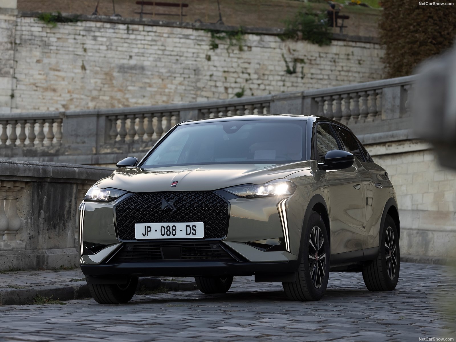DS 3 E-Tense: le versioni, i prezzi e le rivali
