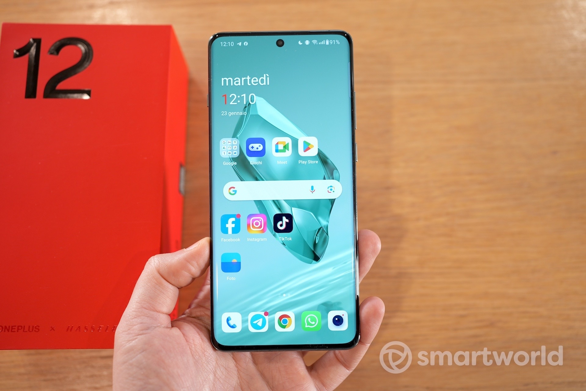OnePlus non sta a guardare Google e Samsung, i suoi flagship ricevono l’IA
