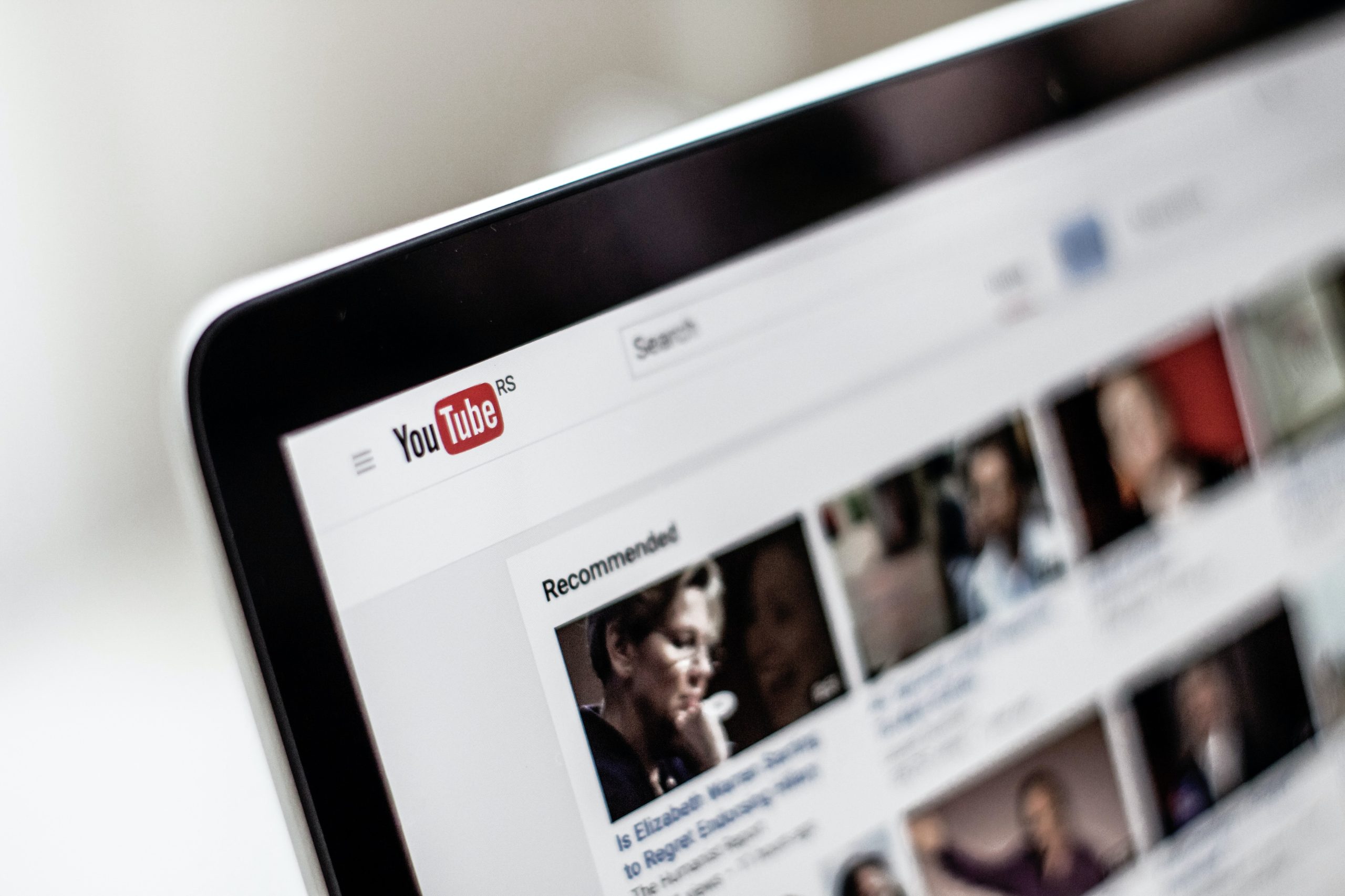 L’estensione IA di Chrome che trascrive e riassume i video YouTube: provate YouTube Summary