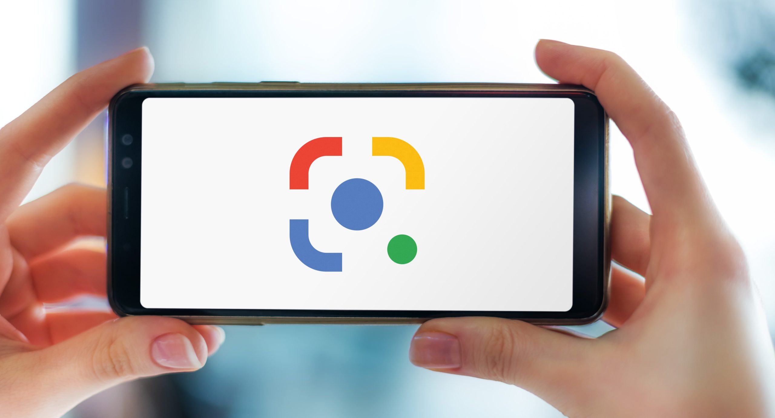 Google Lens riceve anche la ricerca vocale: ecco come funziona e altre novità dell’app