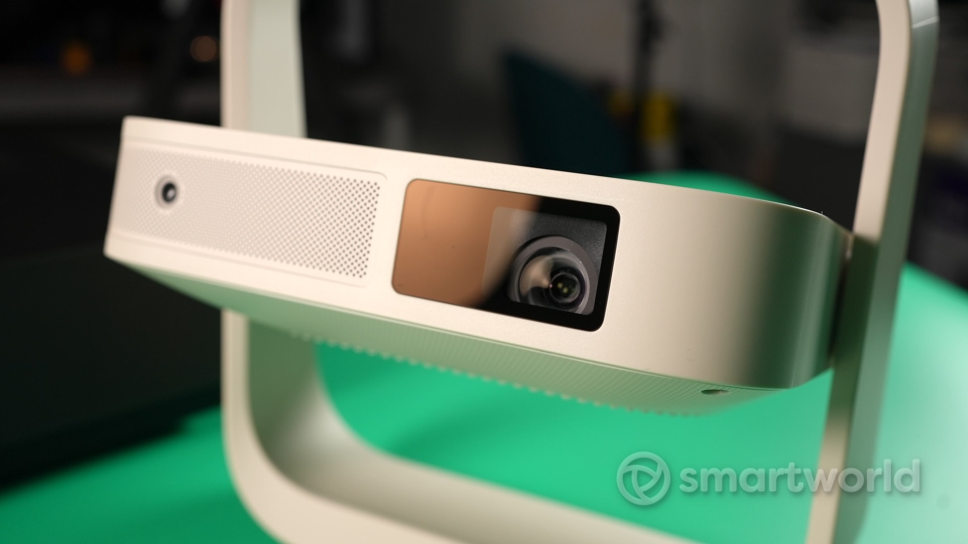 Recensione XGIMI Elfin Flip: un proiettore portatile con tante buone idee, tranne una