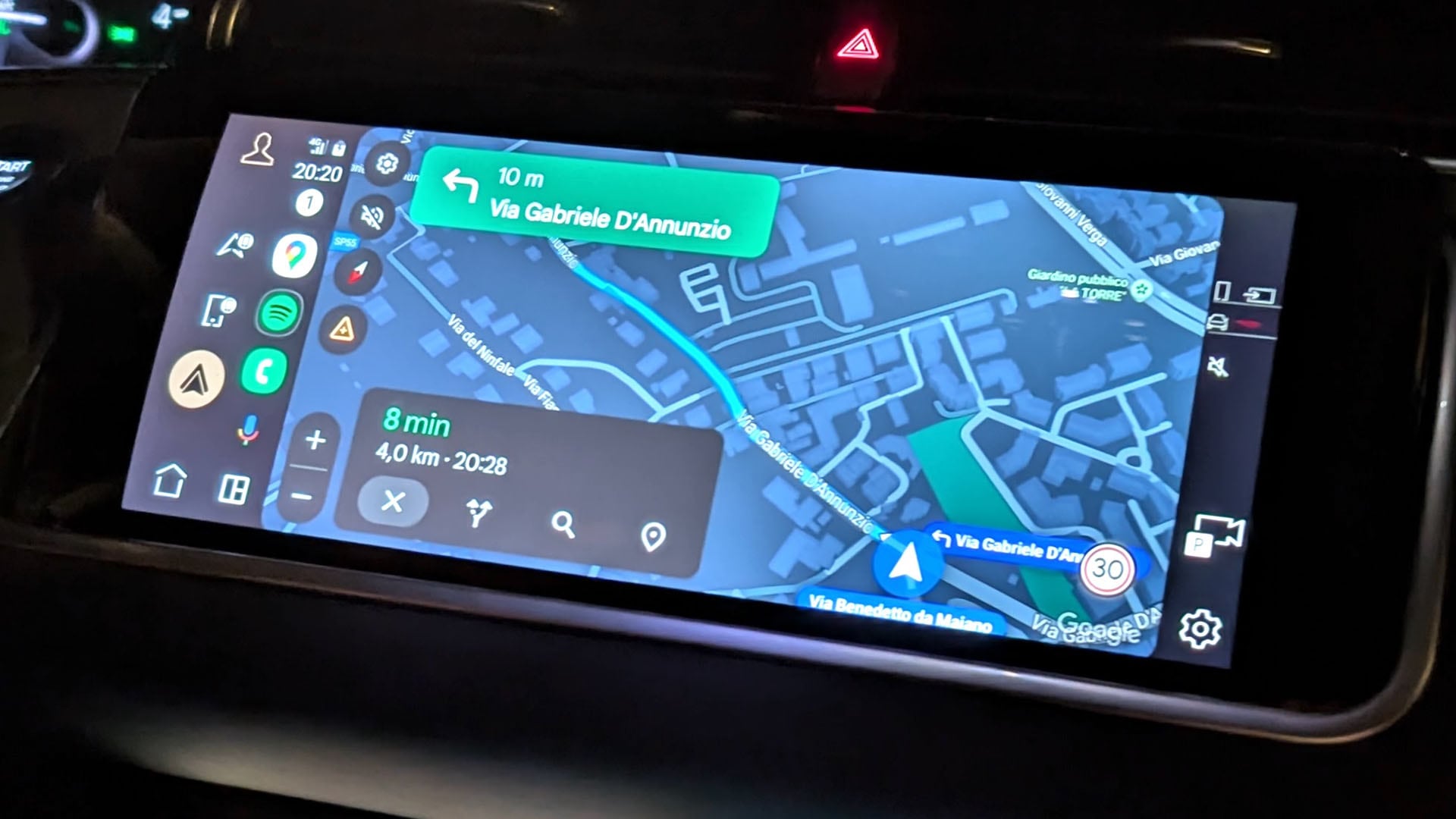 Android Auto come non lo hai mai visto: ecco il nuovo tema chiaro!