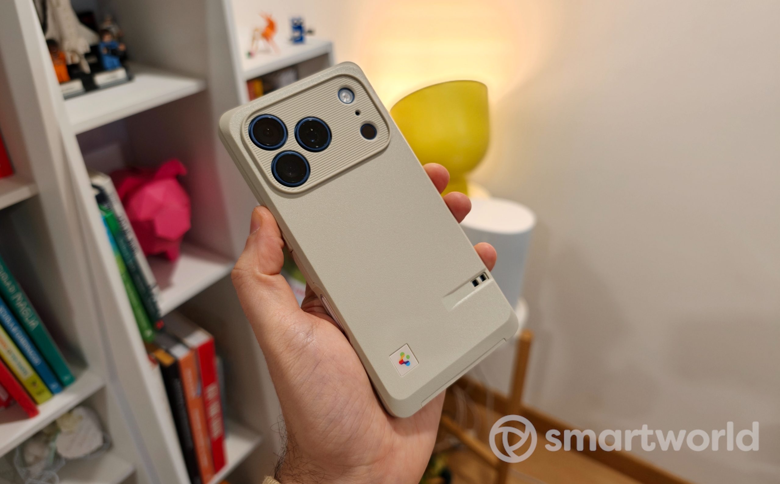 Un iPhone che sembra uscito dagli anni ’80: la cover Spigen Classic LS in prova